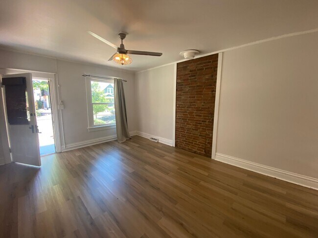 Foto del edificio - Beautiful 2 Bed 1 Bath Rowe Home in Washington Park Neighborhood