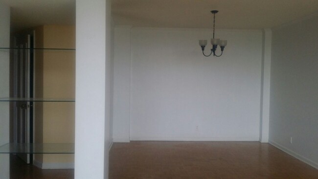 Foto del edificio - 1101 N Elm St