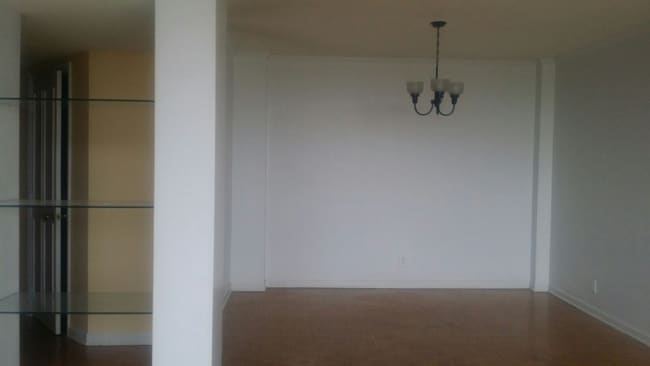 Building Photo - 1101 N Elm St