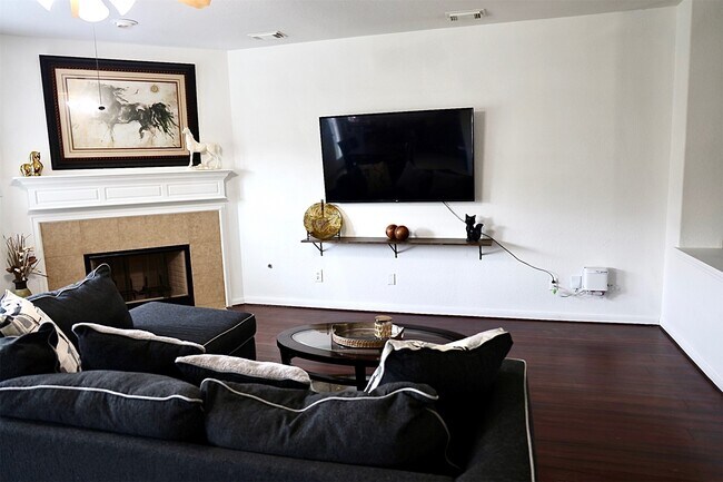 Foto del edificio - 6426 Star Shadow Ln