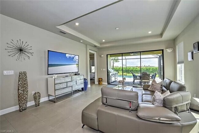 Building Photo - ** AVAILABLE STARTING MAY 2025 ** SEASONAL...