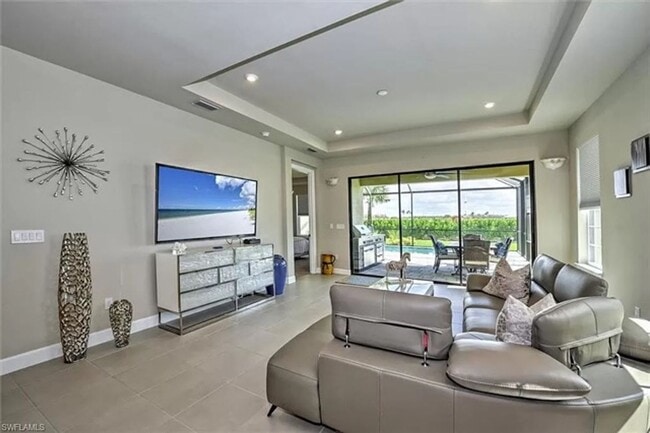 Building Photo - ** BEAUTIFUL SINGLE FAMILY PRIVATE POOL HOME AVAILABLE STARTING AUGUST 1, 2026 ** LONG-TERM TENAN...
