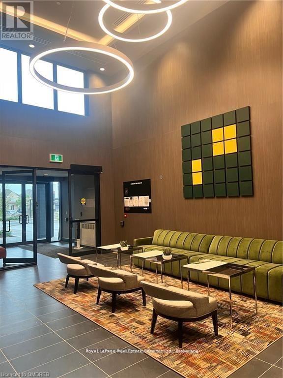 Building Photo - 95 Dundas St W