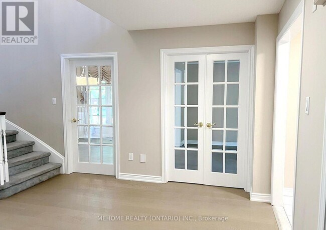 Photo du bâtiment - 2037 Schoolmaster Cir