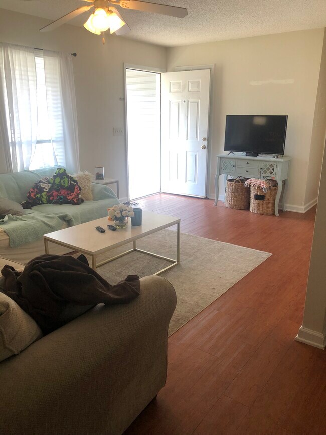 Foto del edificio - 224 Cook St