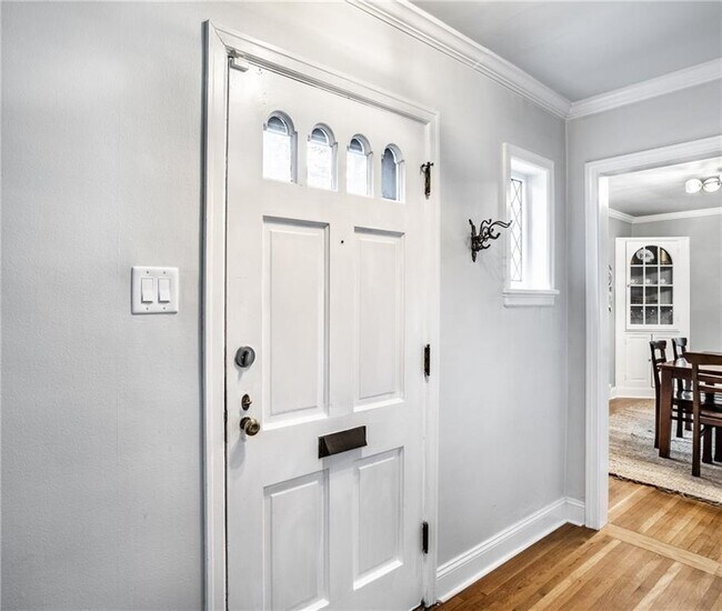 Foto del edificio - 5953 Rosslyn Ave