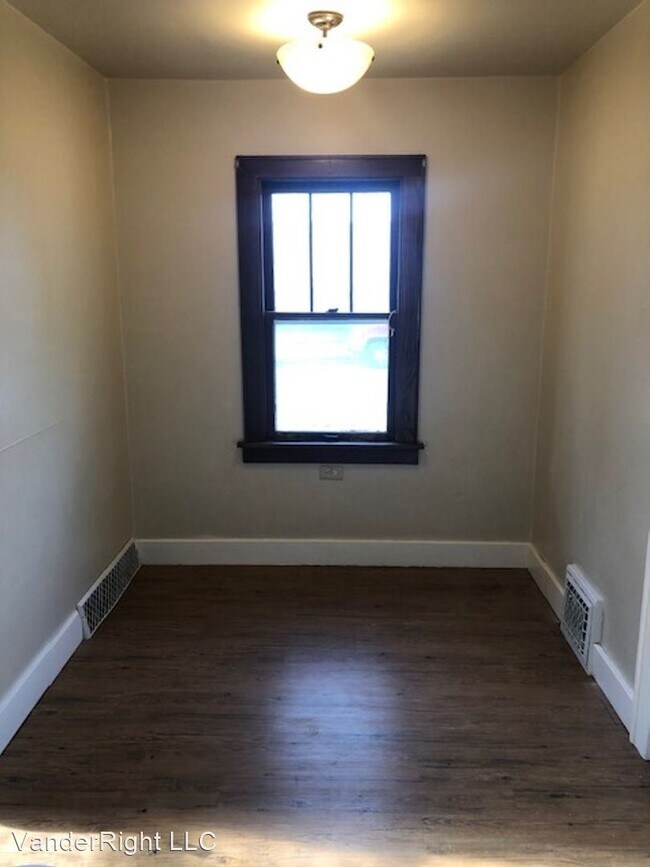 Foto del edificio - 3 br, 1 bath House - 2129 S Spring Ave