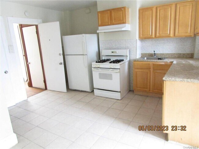 Foto del edificio - 44 Groshon Ave