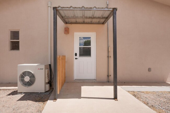 Foto del edificio - NW Albuquerque | 2 bed / 1 bath | Casita |...