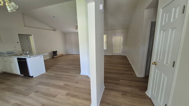 Foto del edificio - 7361 Chimney Pines Dr
