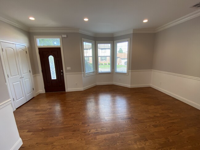 Living Room - 29 Pleasant Ave