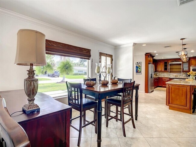 Building Photo - 2825 NE 22nd St