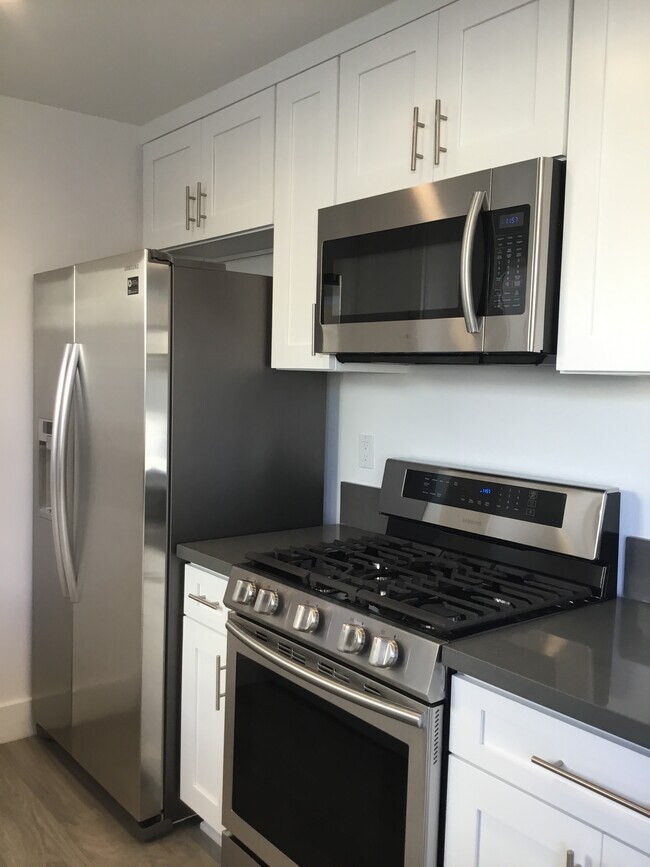 Building Photo - 2604 Graham Ave