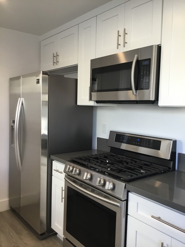 Building Photo - 2604 Graham Ave