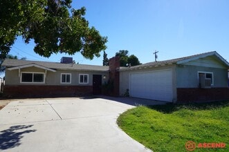 Building Photo - 205 Yukon Ave