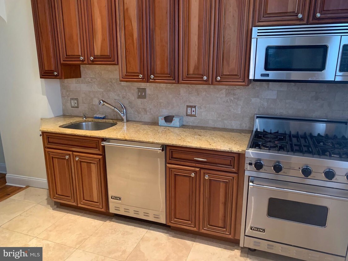 215 S Jessup St, Philadelphia, PA 19107 Townhouse for Rent in