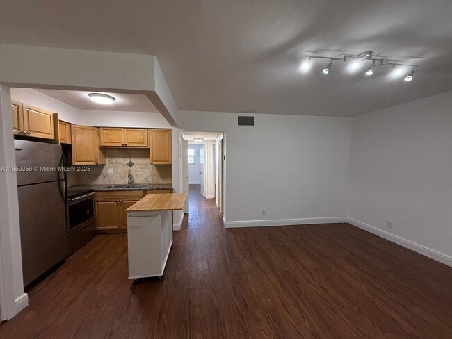 Foto del edificio - 4050 NE 12th Terrace