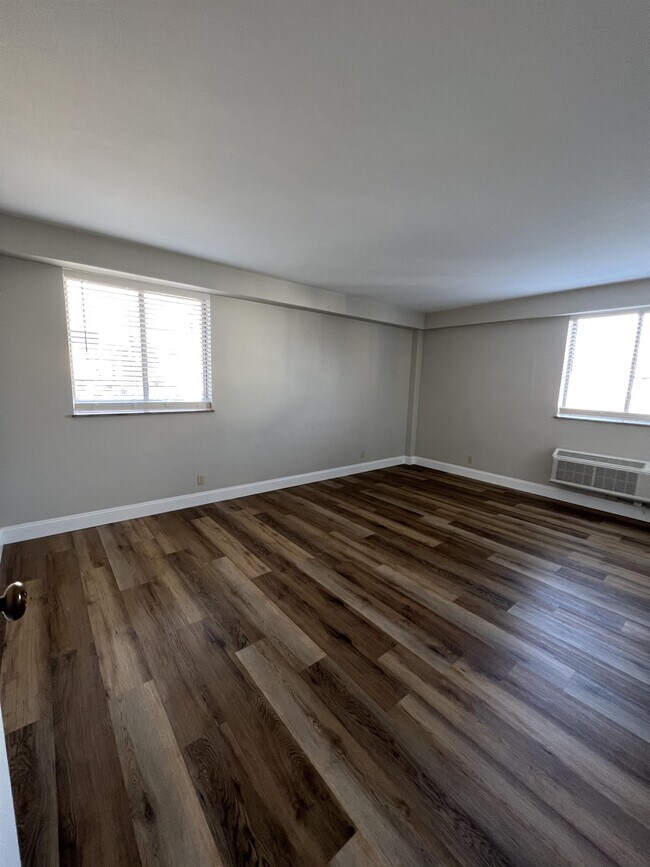 1202 Kanawha Blvd E Unit 1C, Charleston, WV 25301 Room for Rent in