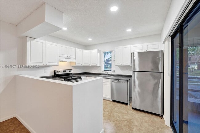 Building Photo - 9340 SW 61st Way