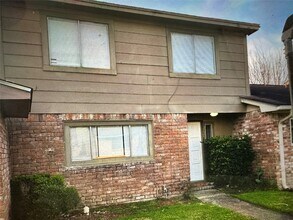 Building Photo - 13052 Clarewood Dr