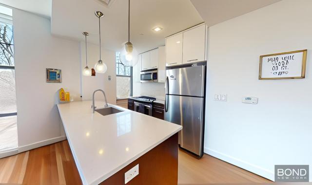 Foto del edificio - 3 bedroom in BROOKLYN NY 11226