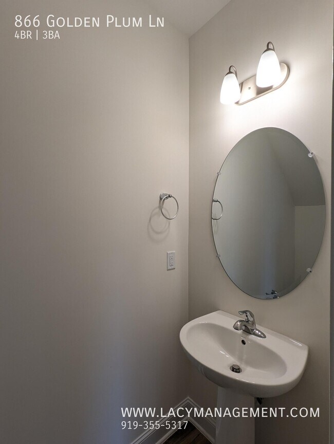 Foto del edificio - 866 Golden Plum Ln