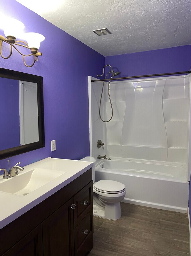 Foto del edificio - 6604 Montauk Dr