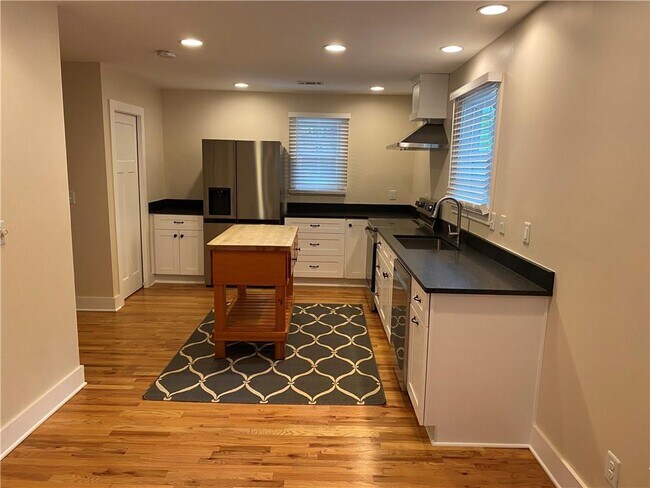 Foto del edificio - 161 Stanhope Cir NW