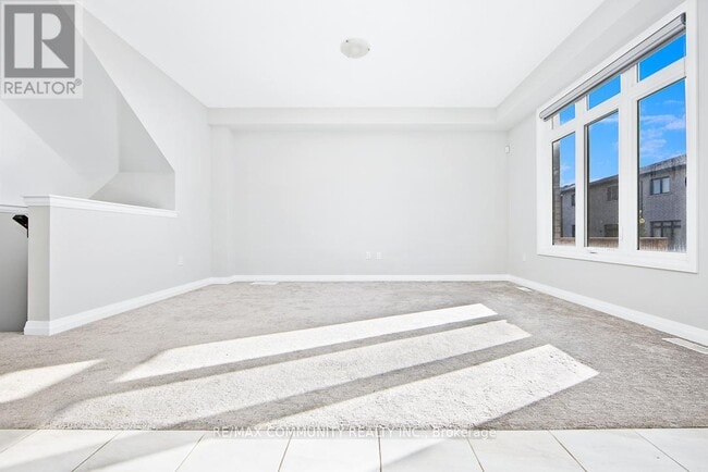 Building Photo - 4552-4552 Portage Rd