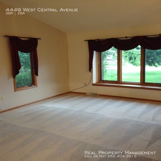 Building Photo - Welcome Home! 3BR/2BA Beautiful Ranch