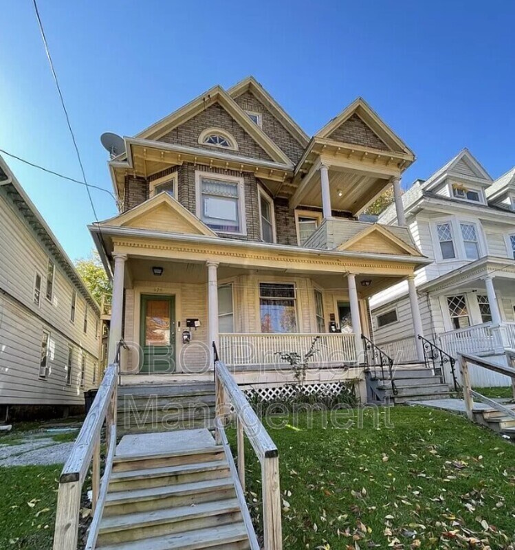 Primary Photo - 428 Hudson Ave