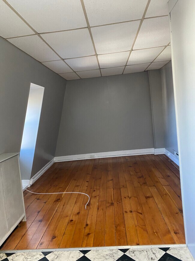 Sala de estar - 18 E Main St