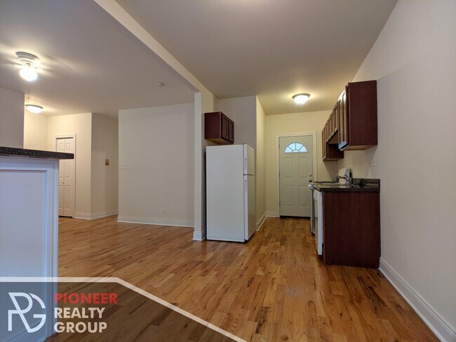 Foto del edificio - 630 W Cornelia Ave
