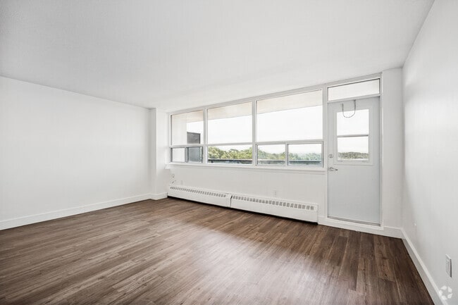 1BR, 1BA - 694SF - Living Room - 3390 Keele St
