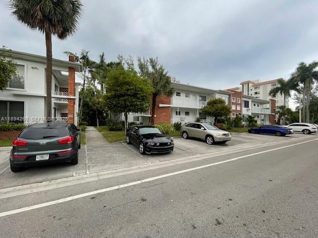 Foto del edificio - 9300 E Bay Harbor Dr