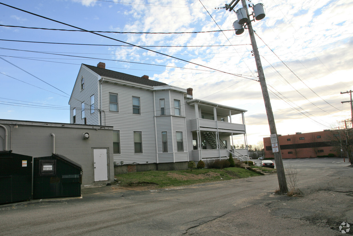 Primary Photo - 906-910 Washington St
