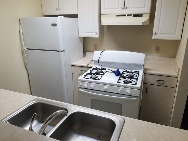 Building Photo - Ground Floor Condo At Park Lake, A Waterfr...