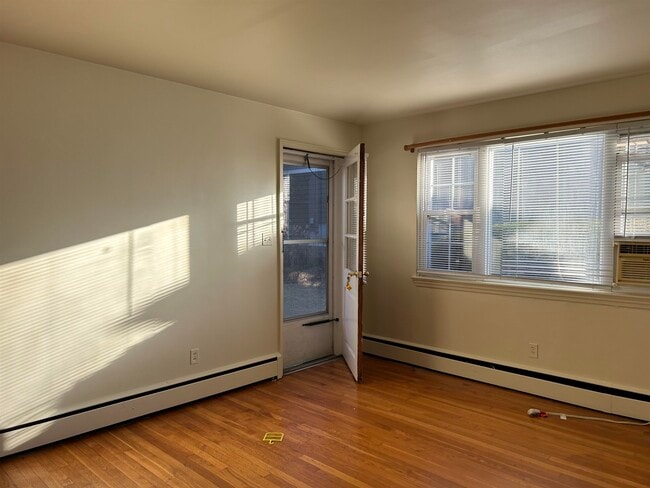 Building Photo - 383 Monticello Ave