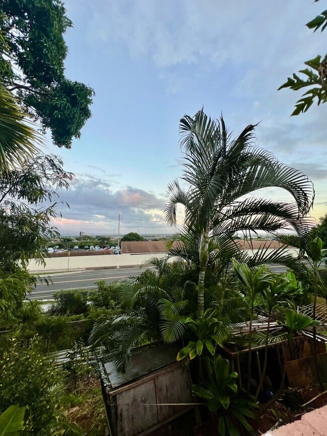 Foto del edificio - Beautiful Home-4/2/2 & Fenced Yard