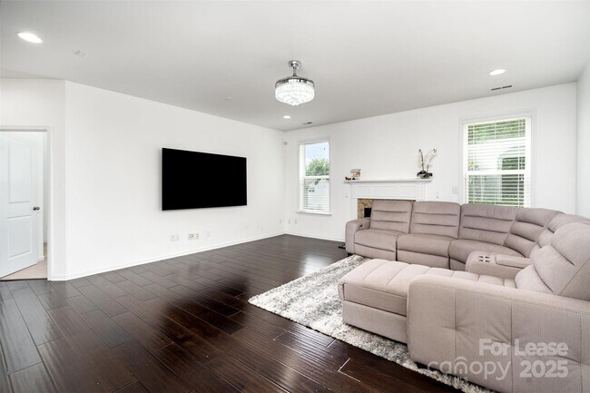 Foto del edificio - 2577 Shoal Park Rd