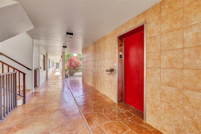 Building Photo - 9633 N Belfort Cir