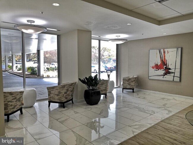 Foto del edificio - 5101 River Rd