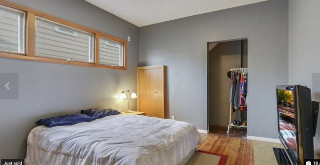 Building Photo - June 2023 ~ Cute 5 bedroom house. Spacious...