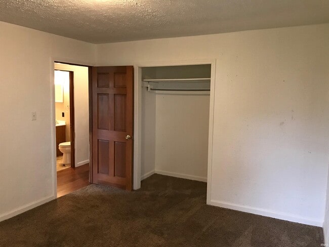 Building Photo - 600 W Cherokee Dr