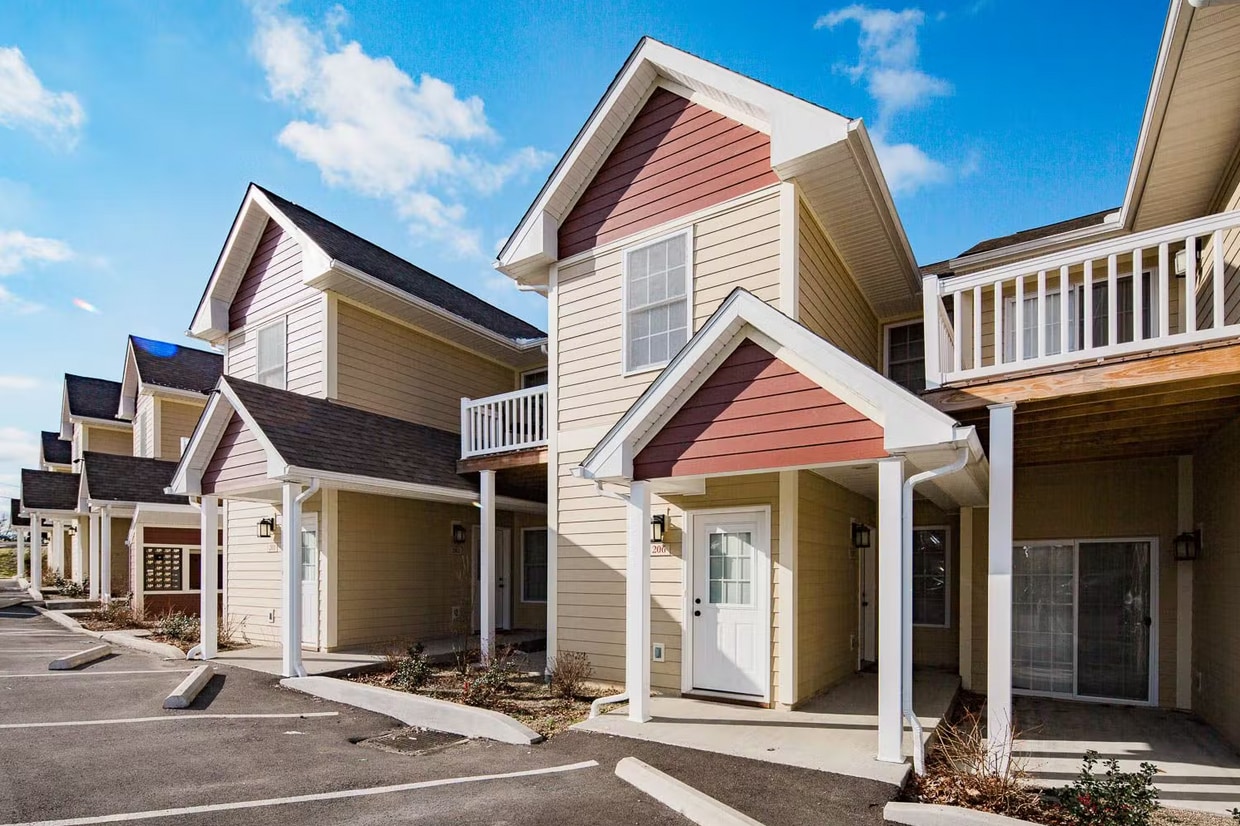 Primary Photo - 300 Wedgewood Dr