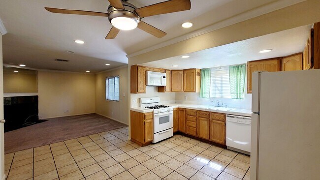 Building Photo - Charleston Blvd 6729