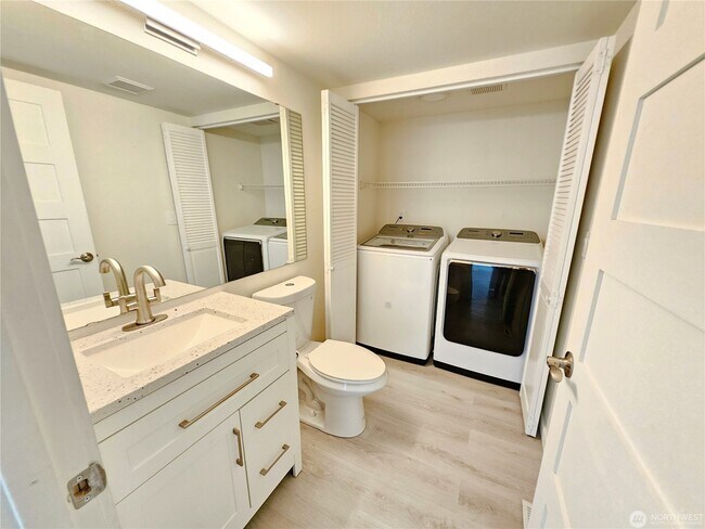 Foto del edificio - 3112 Wells Ave S