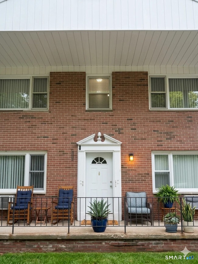 Building Photo - 56 Wakelee Ave