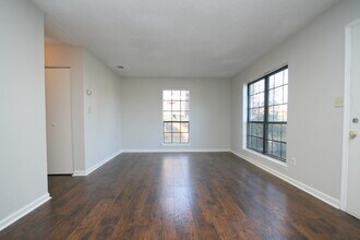 Building Photo - 104 Westscott Dr