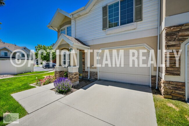 Foto del edificio - Row-end Townhome in Draper!